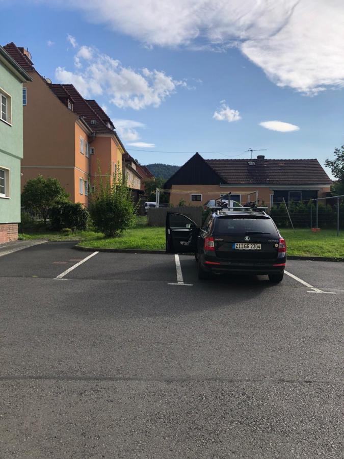 Ferienwohnung 60Er Jahre Design Apartment - 65Qm Fewo Im Zittauer Gebirge - Familienfreundliche Unterkunft Am Bergfuss Zum Toepfer Olbersdorf Exterior foto